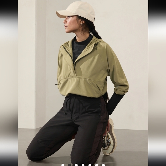 Athleta Headlands Hybrid Trek Mid Rise  Women's Jogger Size 6 Like New - Picture 2 of 16